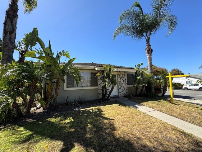 Primary Photo - 9304-9306 ElCajon