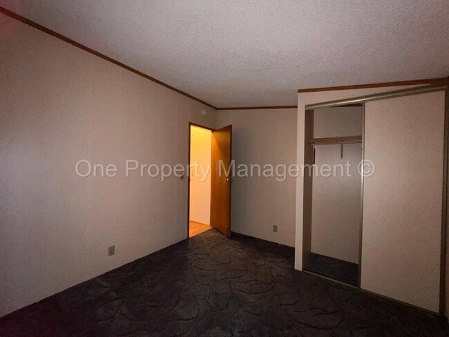 Building Photo - 24403 Gile Pl