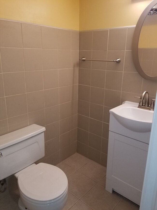 Building Photo - Gorgeous, Fully Upgraded/Renovated from to...