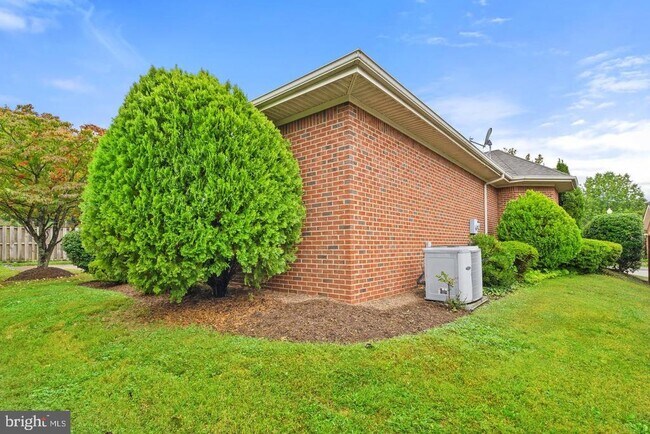 Building Photo - 188 Brittany Ln