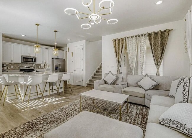 Building Photo - Luxurious CORNER LOT - 3bd 2.5 paired home in Dove Village!