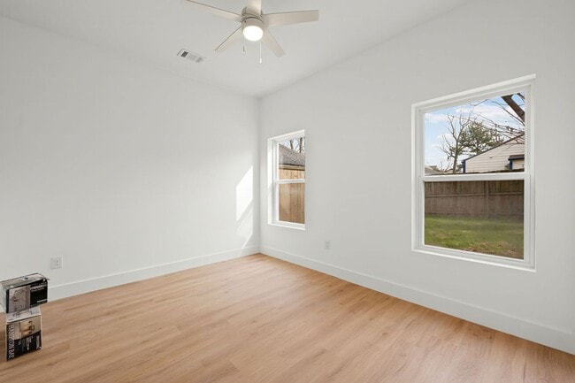 Building Photo - 1044 Grant Way SE