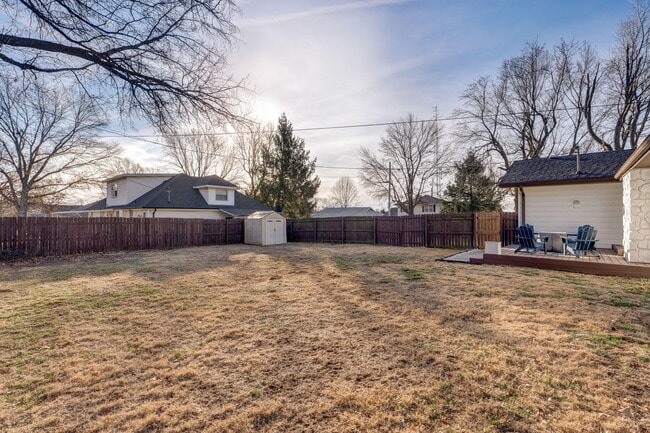 Building Photo - 4094 S Eaton Ave