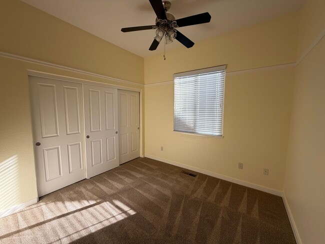 Building Photo - 1041 Turnberry Dr