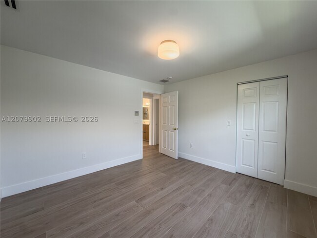 Building Photo - 5297 SW 183rd Ave
