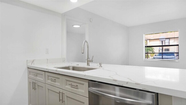 Building Photo - 9466 Boca Cove Cir