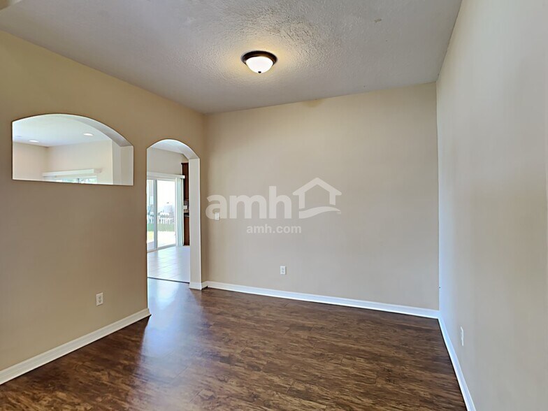 Building Photo - 1644 Mira Lago Cir