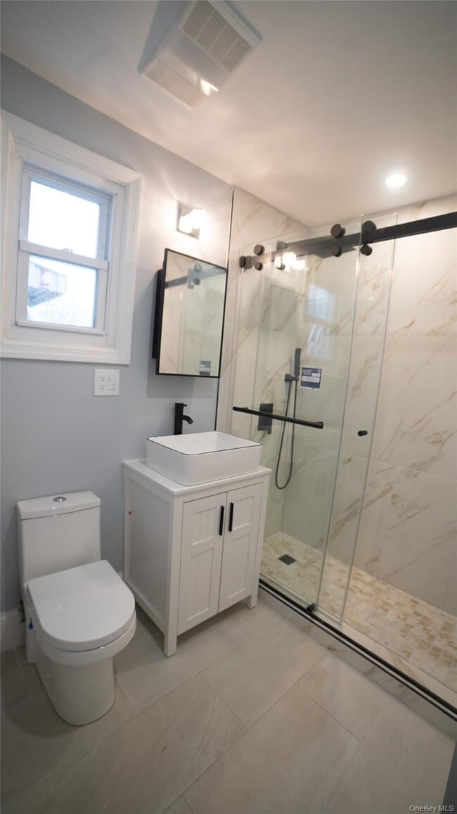 Building Photo - 305 N Terrace Ave