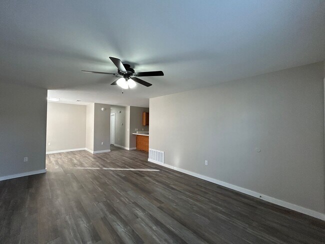 Building Photo - Duplex with Garage - Minutes from Downtown...