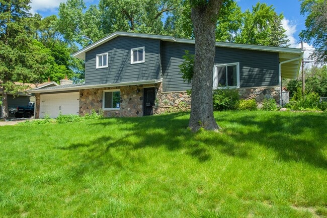 Building Photo - Rare 3 bed 3 bath home in new hope!!!