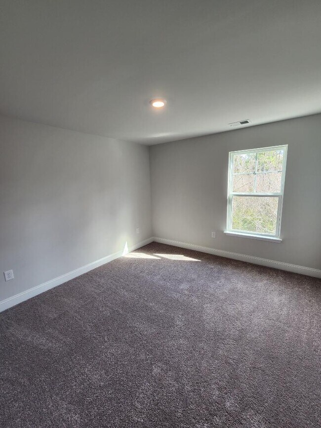 Building Photo - 4044 Dewberry Ln