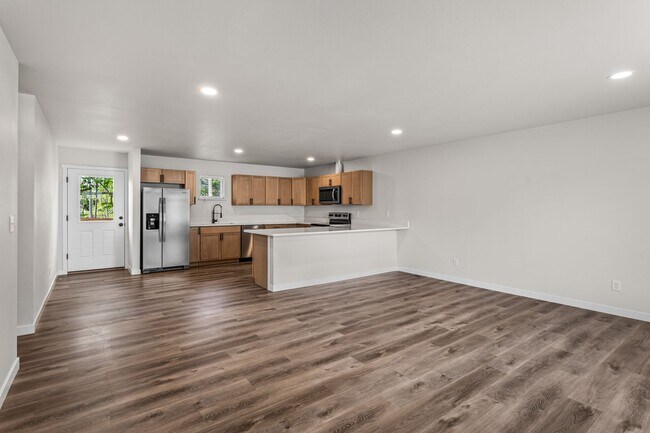 Building Photo - 1302 S 14th Ave