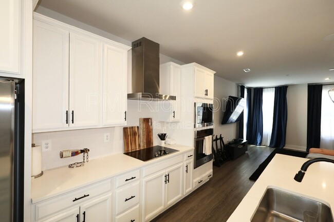 Building Photo - 1500 W Moore St