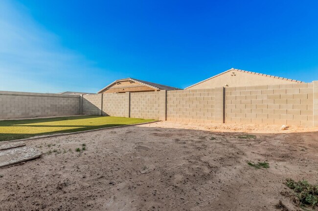 Building Photo - 11022 W Levi Dr