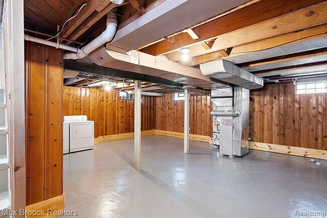 Building Photo - 1079 Larkmoor Blvd