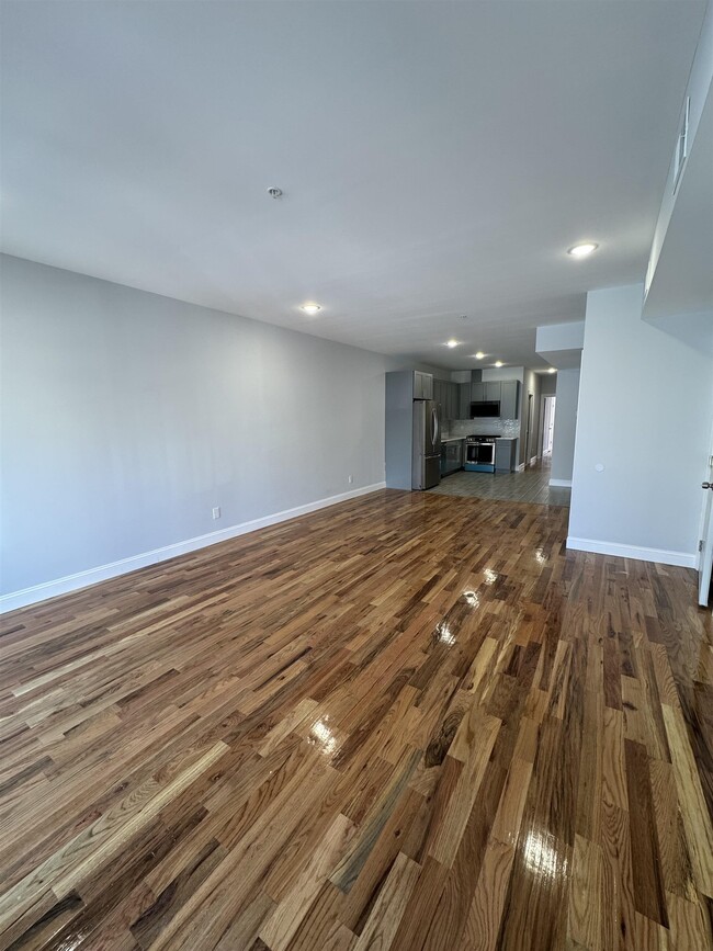 Building Photo - 832 S 19th St
