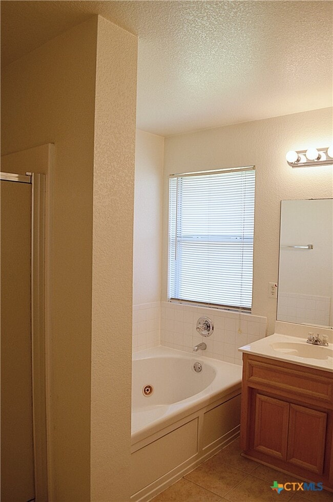 Building Photo - 5802 Venetian Ct