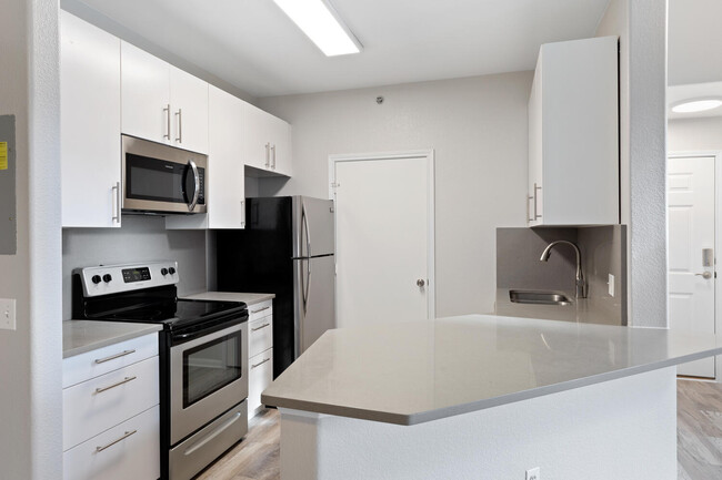 Building Photo - 6021 Castlegate Dr W
