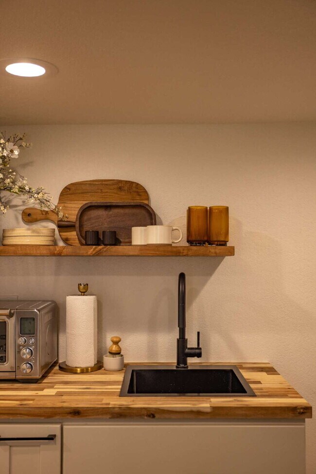 Building Photo - 300 Inca St