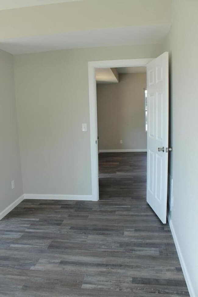 Building Photo - Modern Elegance Meets Comfort – Fully Remo...