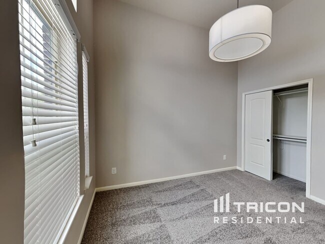 Building Photo - 21303 Mystic Oak Dr