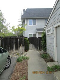 Building Photo - Stonegate living!