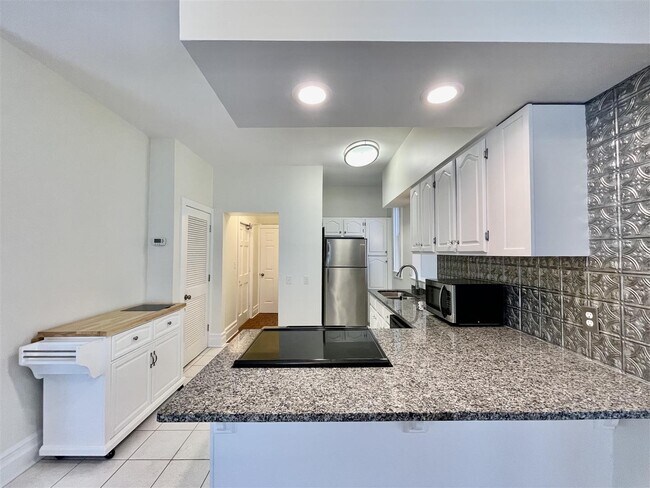 Building Photo - 160 Palmetto Rd