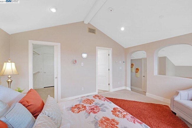 Building Photo - 549 Ficus Terrace