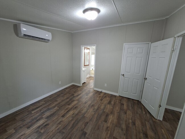 Building Photo - 111 Carnes Blvd