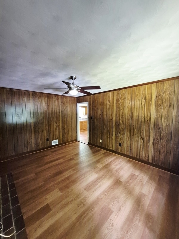 Building Photo - 3041 Clintwood Rd