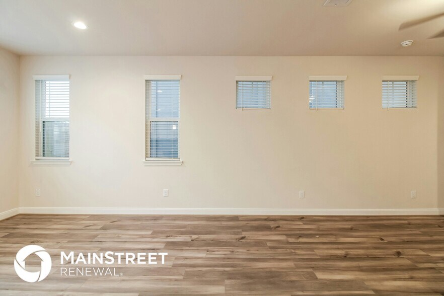 Building Photo - 9813 Falling Fern Ln