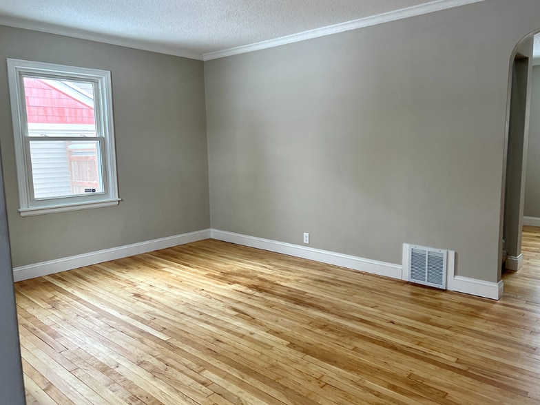 Building Photo - 3016 Kentucky Ave S