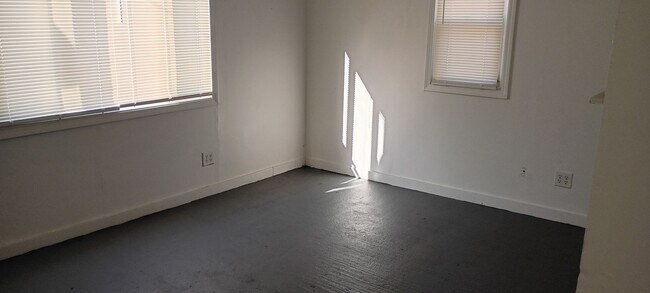 Building Photo - 308 Wilson St