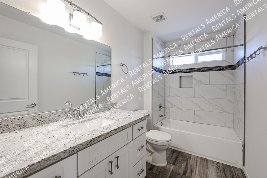 Building Photo - 11862 N 79th Dr