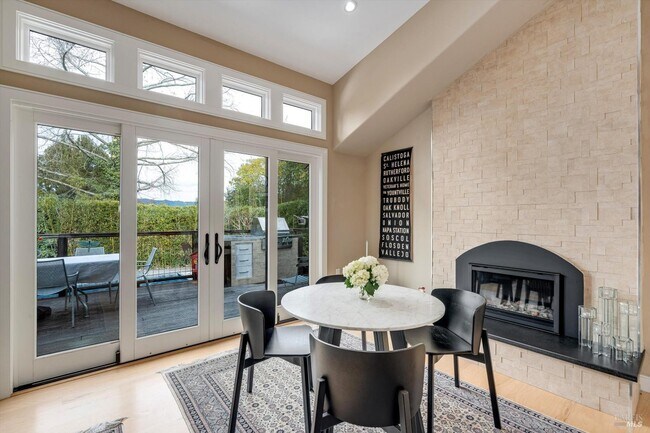 Building Photo - 1675 Sylvaner Ave