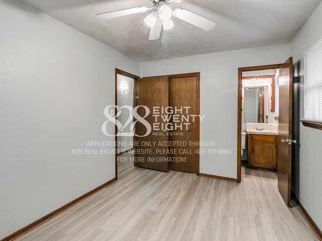 Building Photo - AVAILABLE NOW! Charming 3 Bed/1.5 Bath Single Family Home in West Norman