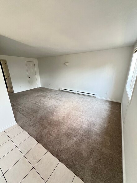 Spacious Living Room - 605 E Euclid Ave