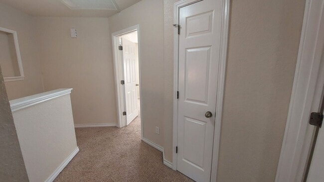 Building Photo - Wurzbach Heights Townhome for Rent ~ 3 Bedroom corner Unit with Private Yard and Garage