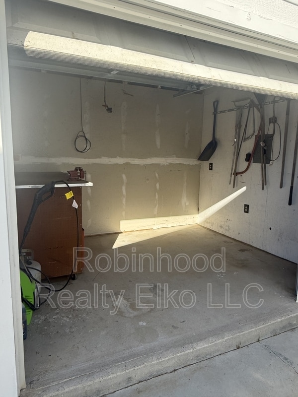 Building Photo - 300 Rustic Dr