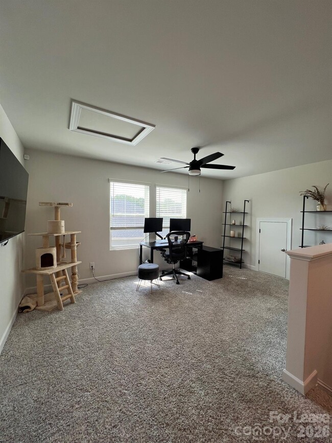 Building Photo - 8921 Pennegrove Cir