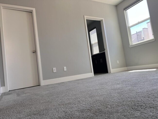 Building Photo - 1010 Mud Pie Ln