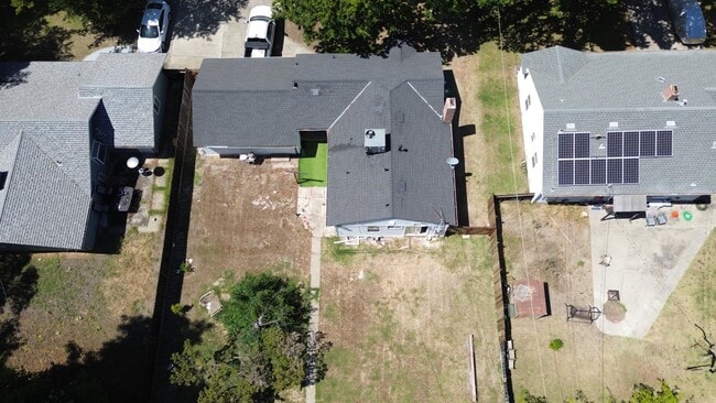 Building Photo - 1842 Princeton Ave