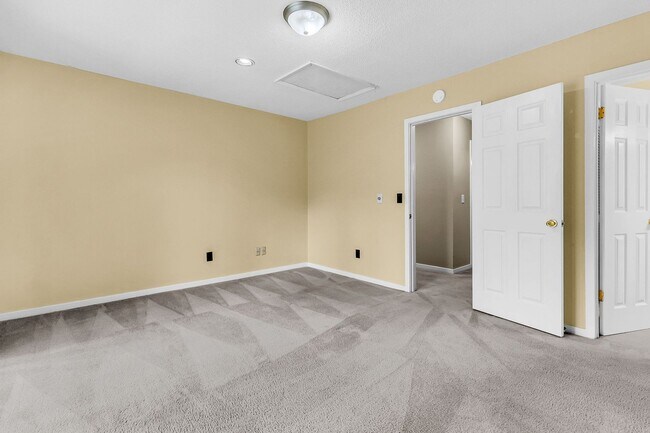 Building Photo - Pond View 3 Bedroom, 2 Bath Home in Ashley...