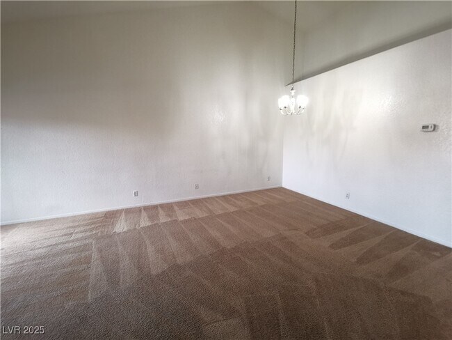 Building Photo - 5026 S Rainbow Blvd