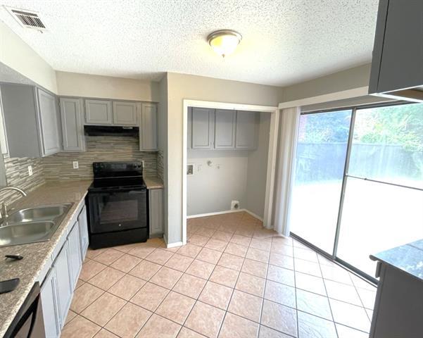 Building Photo - 1617 Brentwood Dr