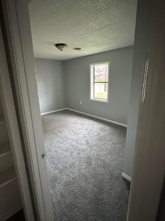 Building Photo - 402 Simonton St