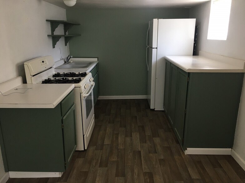 kitchen - 8032 SE Yamhill St