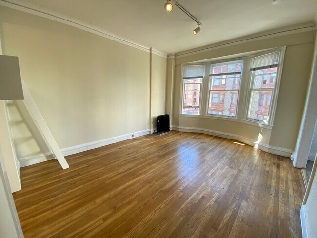 Interior Photo - Hyde Park Apartments LLC.