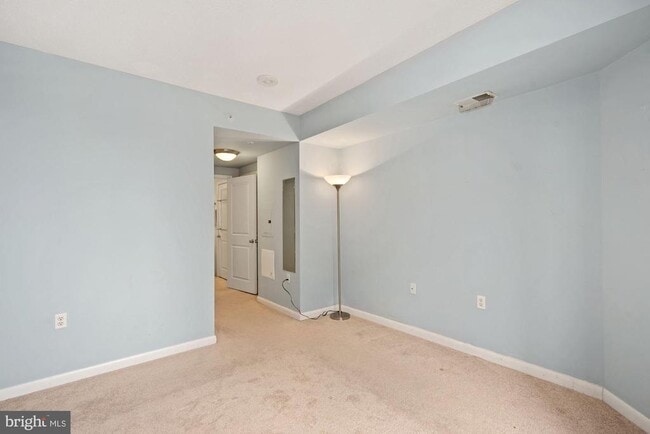 Building Photo - 851 N Glebe Rd