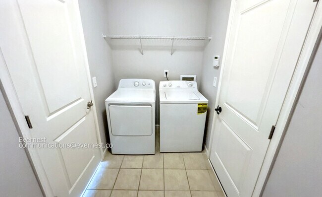 Building Photo - 1054 Countess Ln